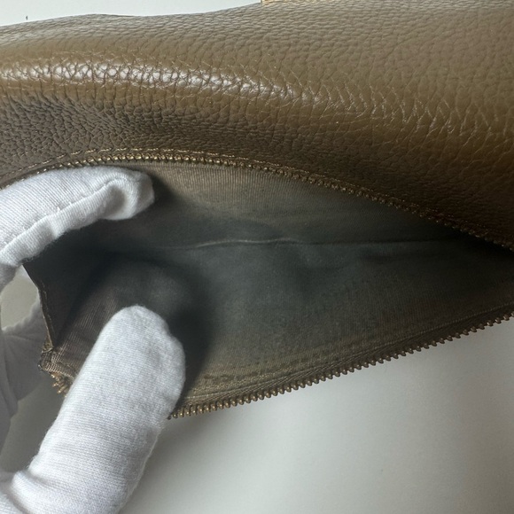 Chloe Bi-Fold Wallet Flap Pebbled Brown Leather Wallet with Gold Clasp - Picture 15 of 16